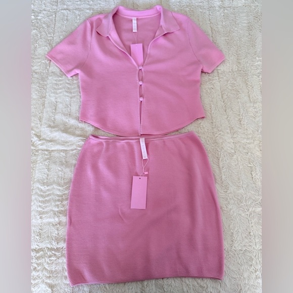 Pink Short Sleeve & Skirt  Set NWT - Picture 1 of 8